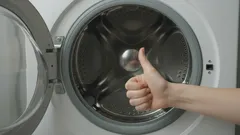 Come pulire il cestello della lavatrice per eliminare i cattivi odori e rimuovere il calcare